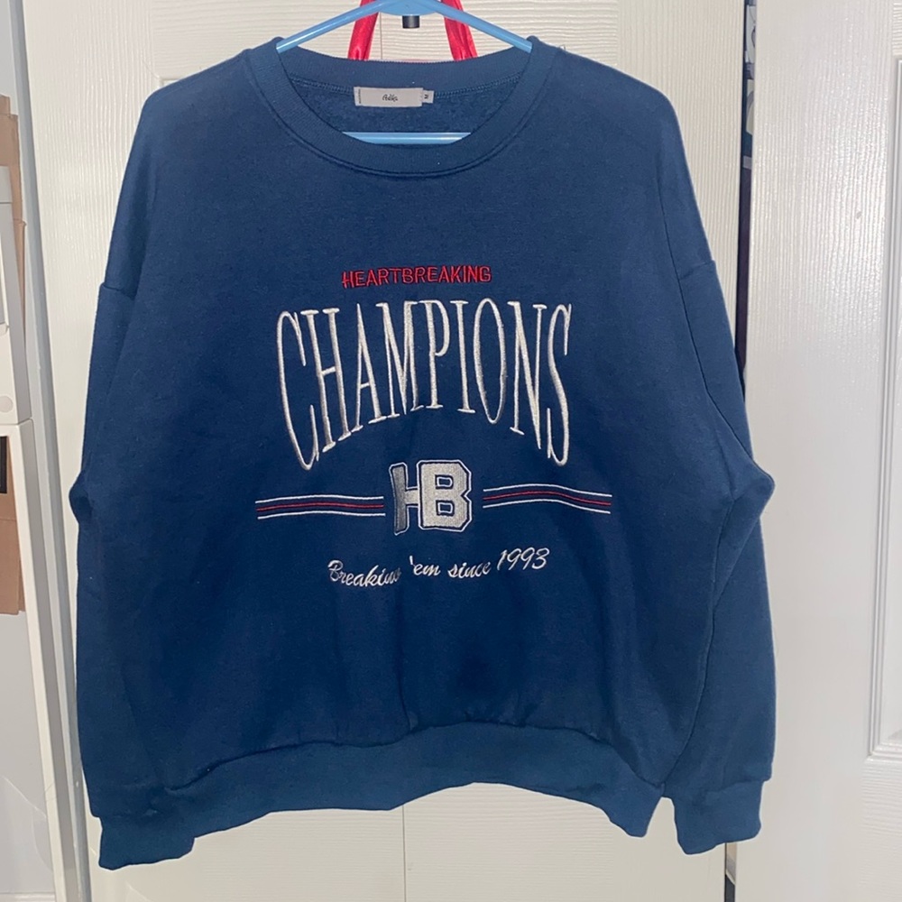 adika crewneck